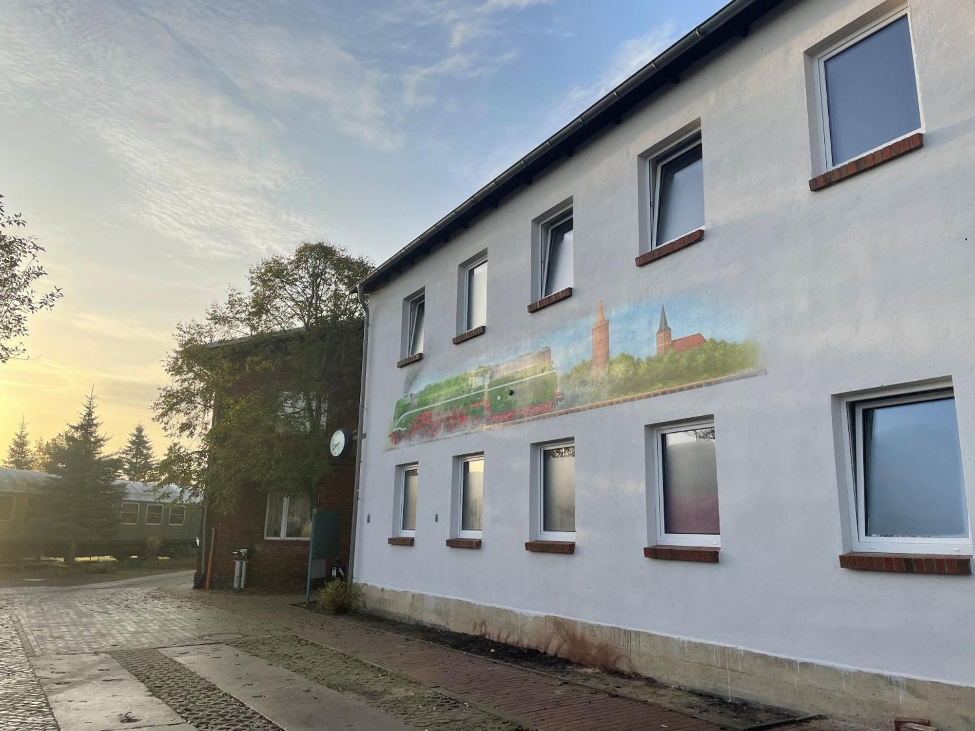 Lokschuppen Pasewalk- Gästehaus Lokschuppen Exterior foto